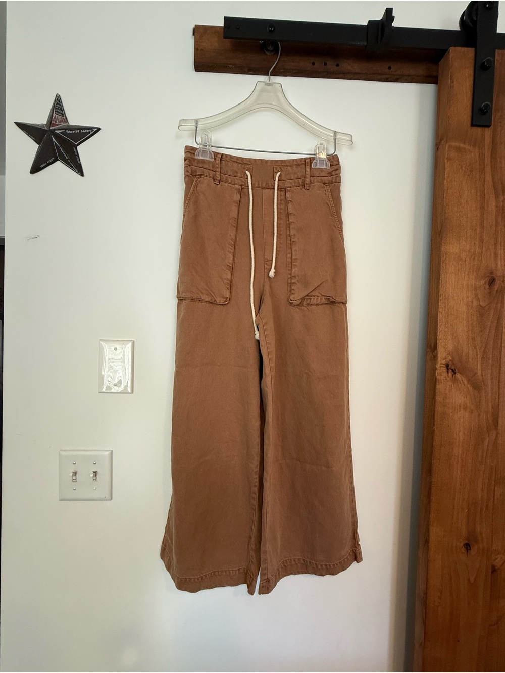 YFB Women’s Wide-Leg Drawstring Utility Pants in Brown - Women's